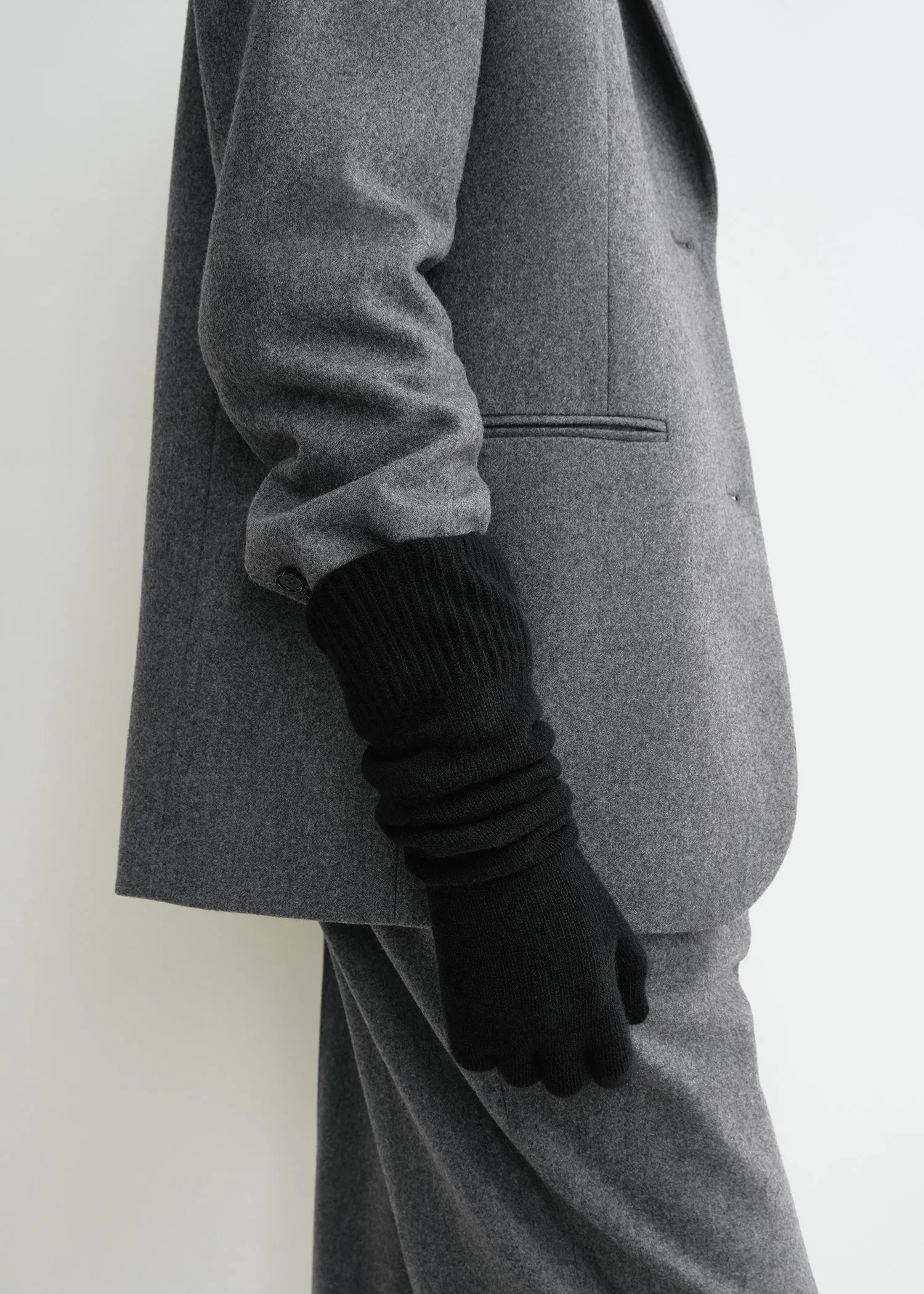 244WSG0009YA0004 Long knit gloves