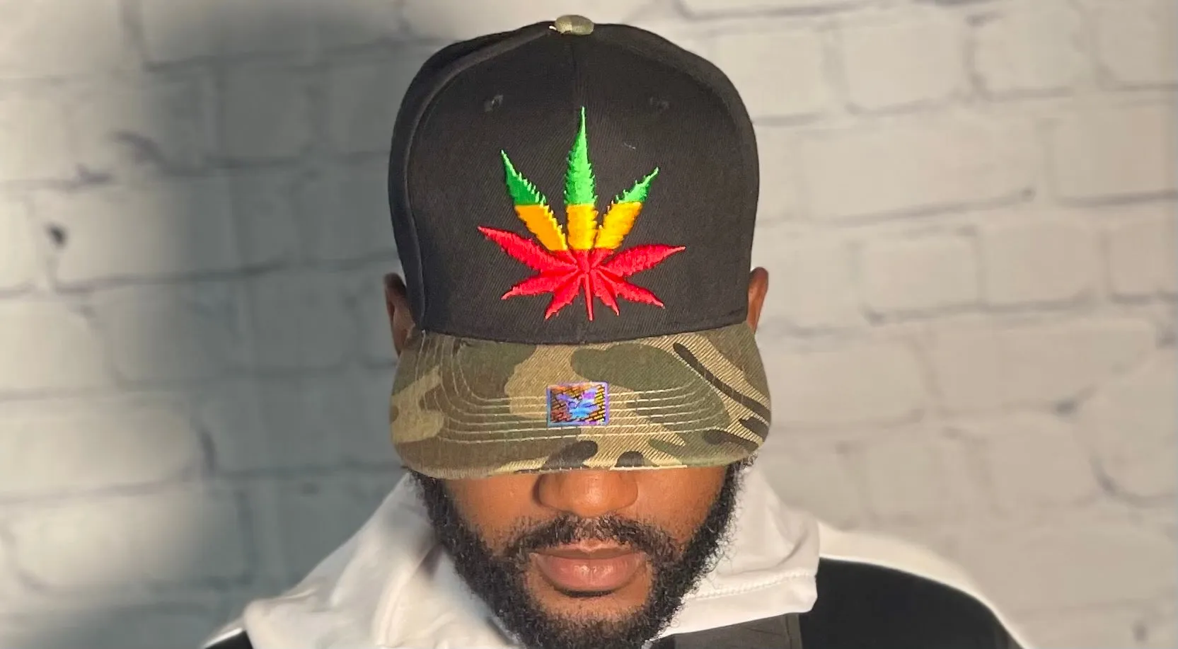 CAPS & SNAPBACKS JAMAICAN LEAF