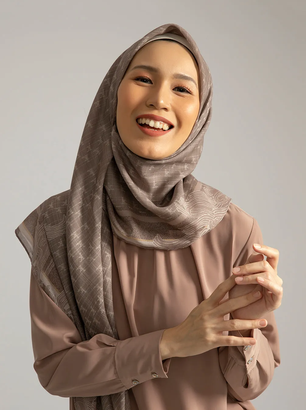 MONOGRAM SCARF COFFEE ROSE